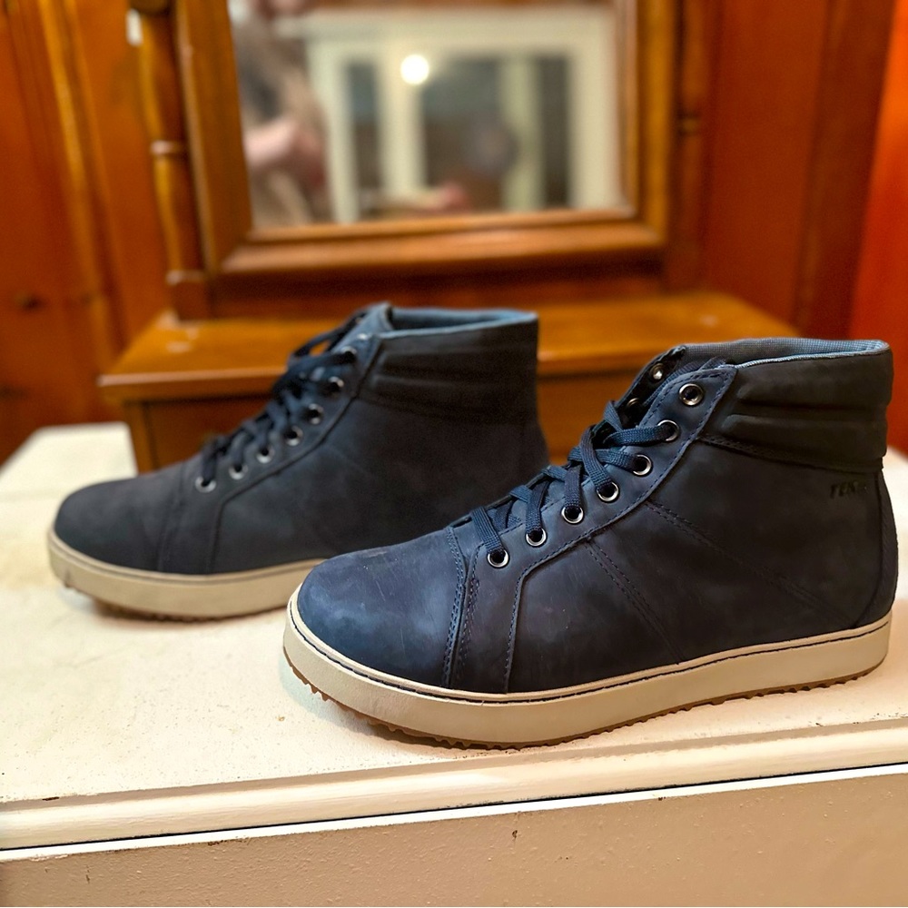 New Never Worm L.L. bean Mens waterproof leather boots